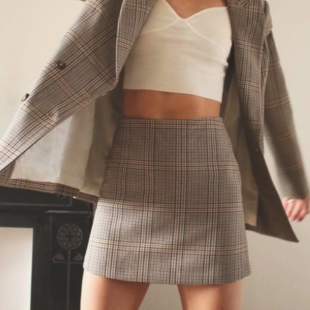 Aritzia Wilfred Mini Skirt